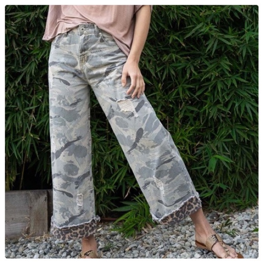 *LAST 3X* POL PLUS CAM-LEO Distressed Pants - Picture 5 of 15
